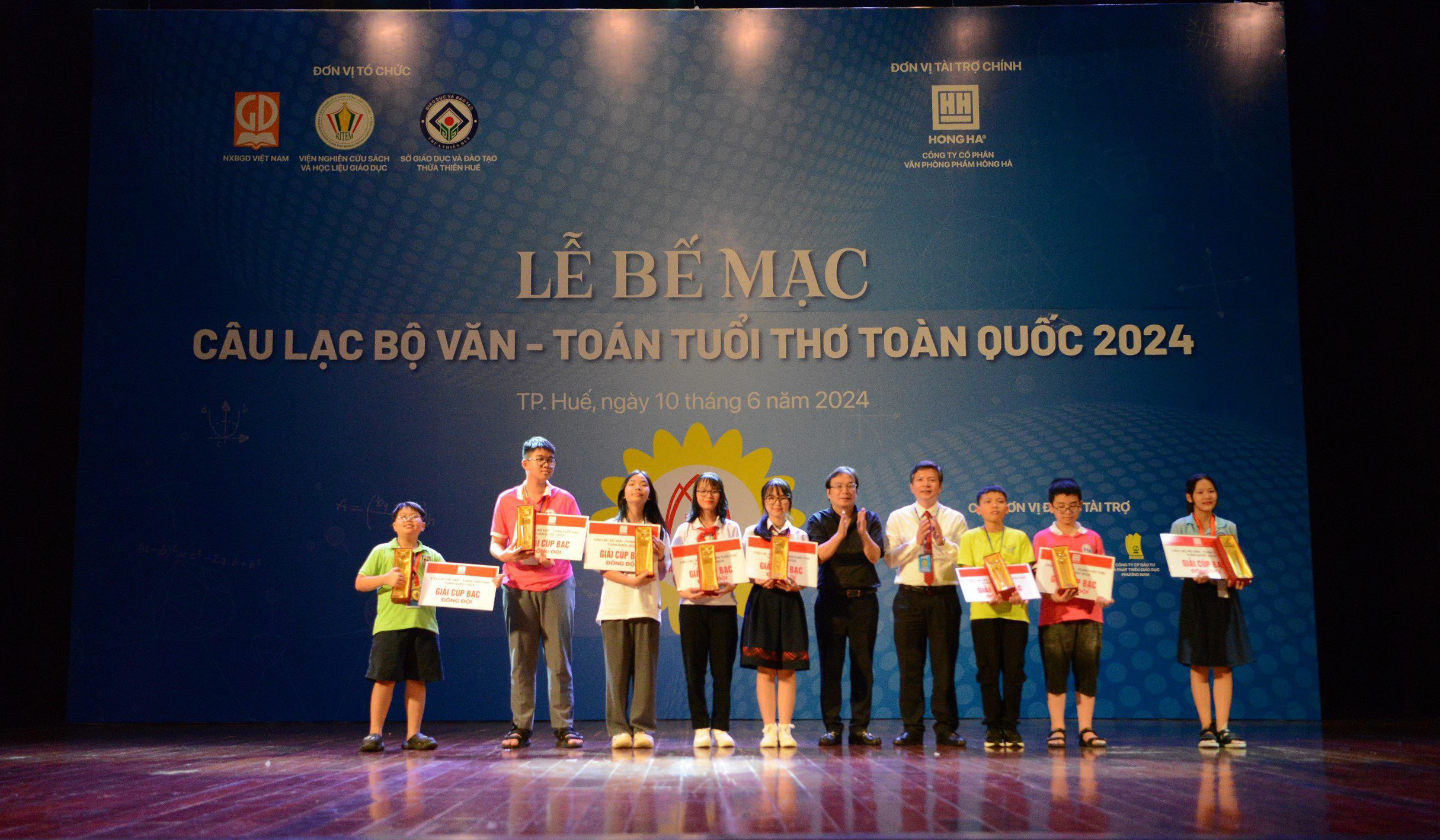 Bế mạc Câu lạc bộ Văn - Toán tuổi thơ toàn quốc 2024