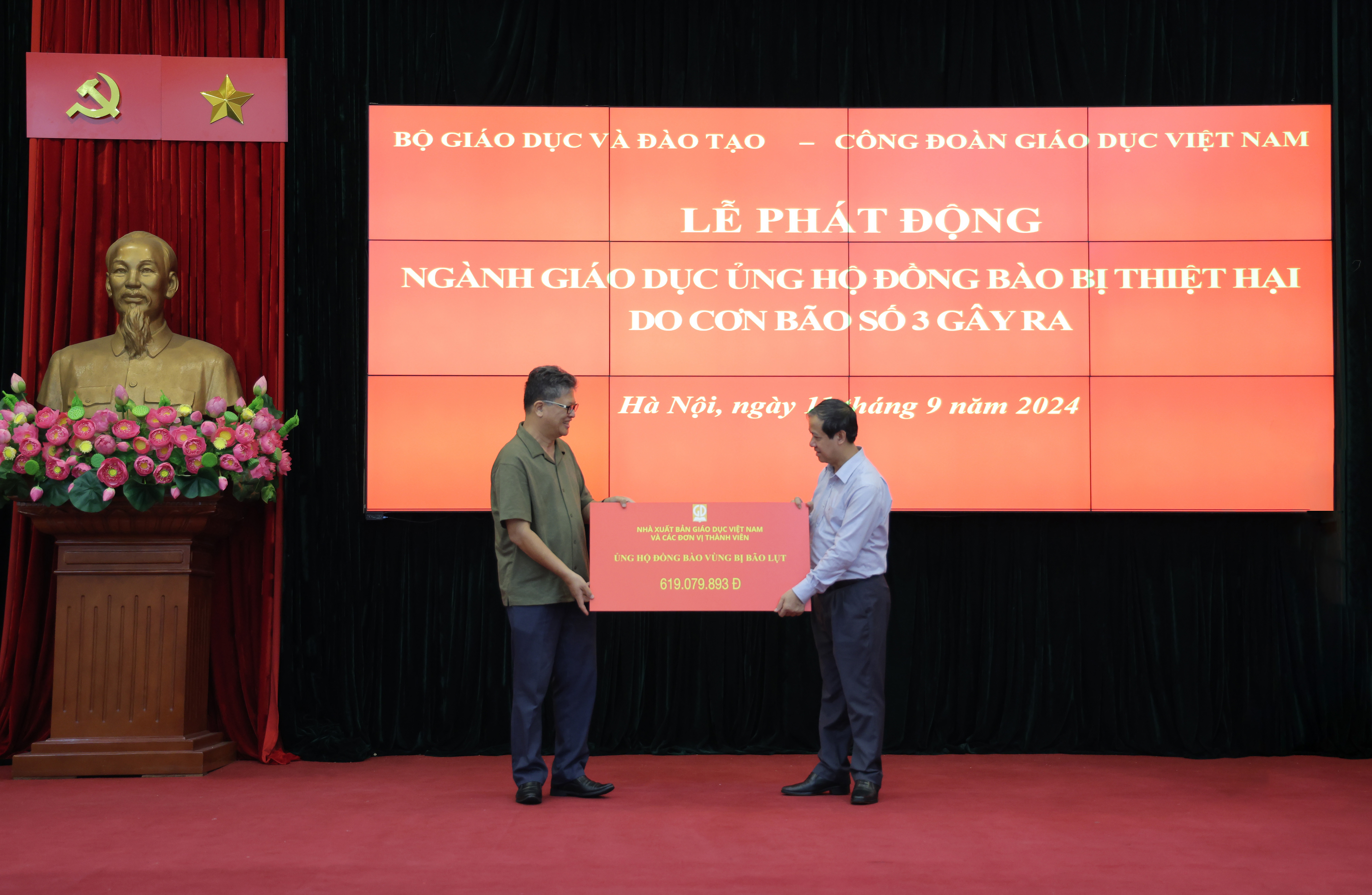 Nhà xuất bản Giáo dục Việt Nam ủng hộ đồng bào bị thiệt hại do cơn bão số 3